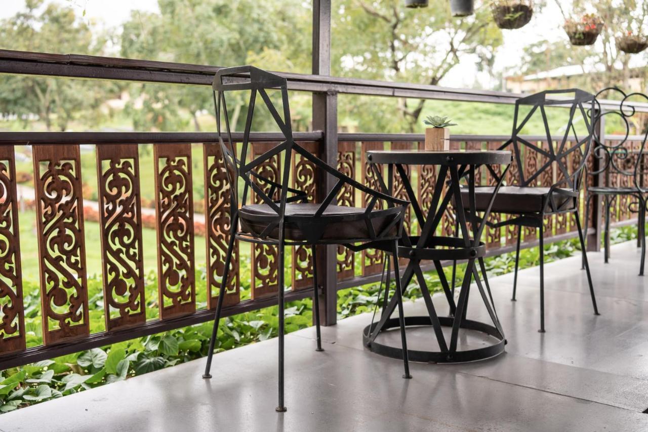 Doi Inthanon Riverside Resort Chom Thong Exteriör bild