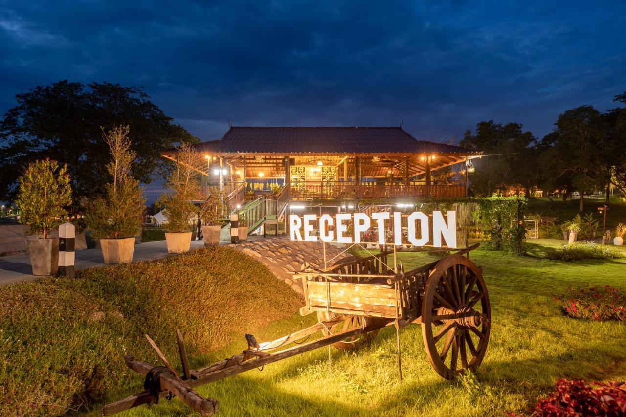 Doi Inthanon Riverside Resort Chom Thong Exteriör bild